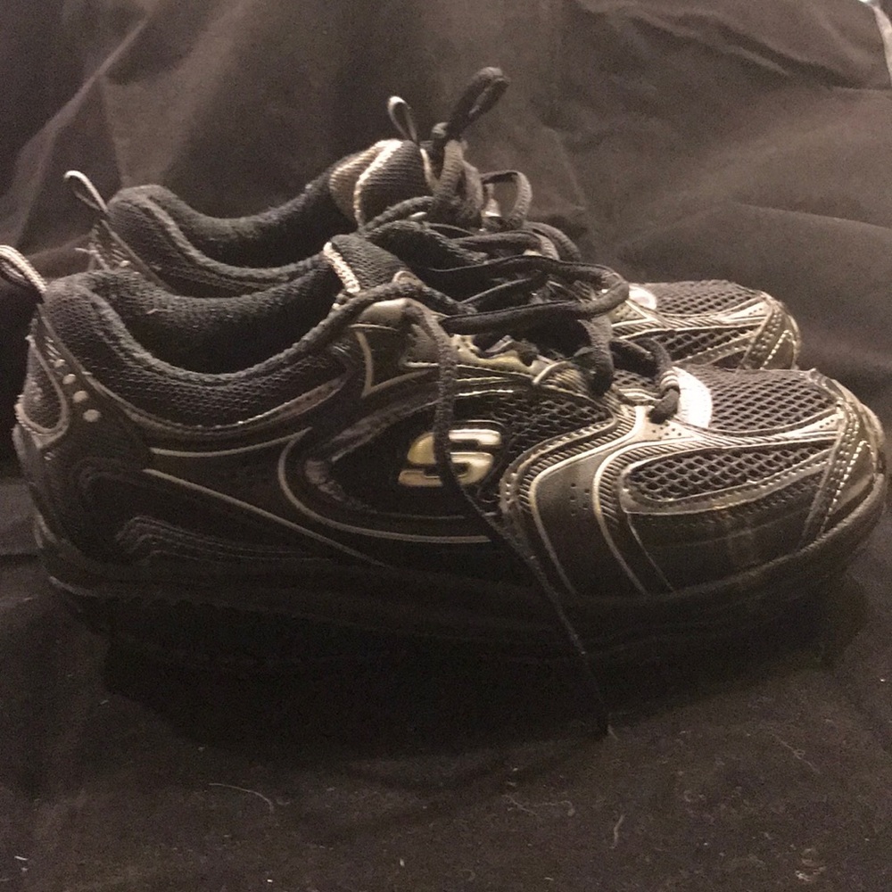Shoes - Picture 2 of 4